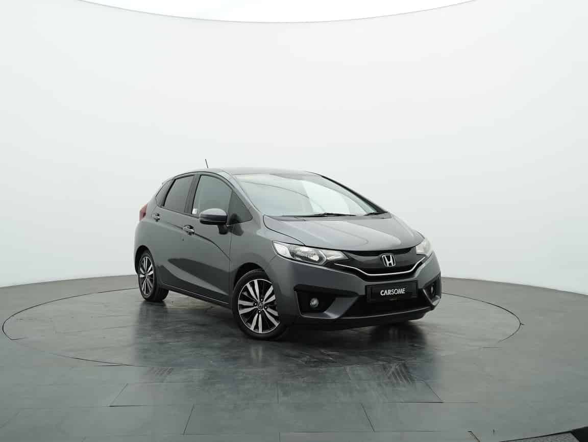 Honda_Jazz_2017_Gray_B2C_CARSOME