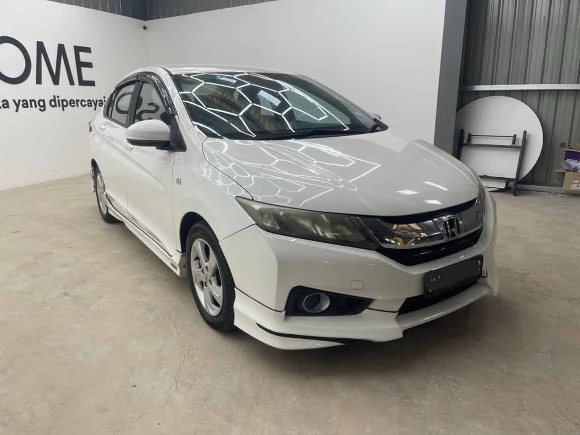 Honda_City_2015_White_B2C_CARSOME