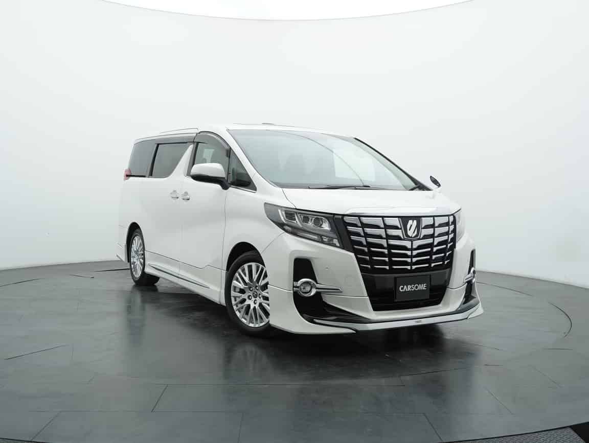 Toyota_Alphard_2017_White_B2C_CARSOME