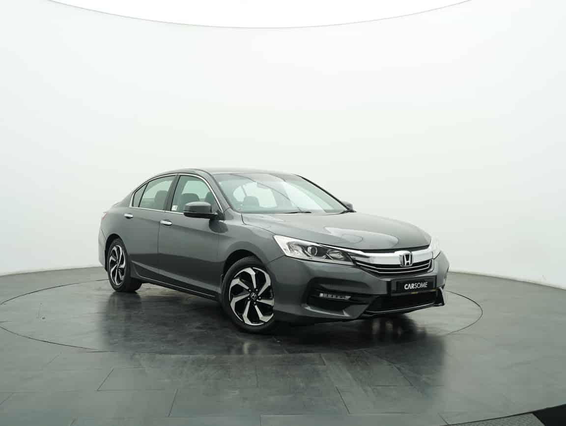 Honda_Accord_2017_Gray_B2C_CARSOME