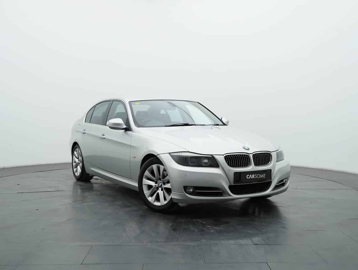 BMW_320i_2011_Silver_B2C_CARSOME
