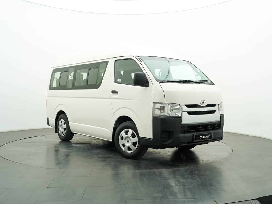 Toyota_Hiace_2016_White_B2C_CARSOME