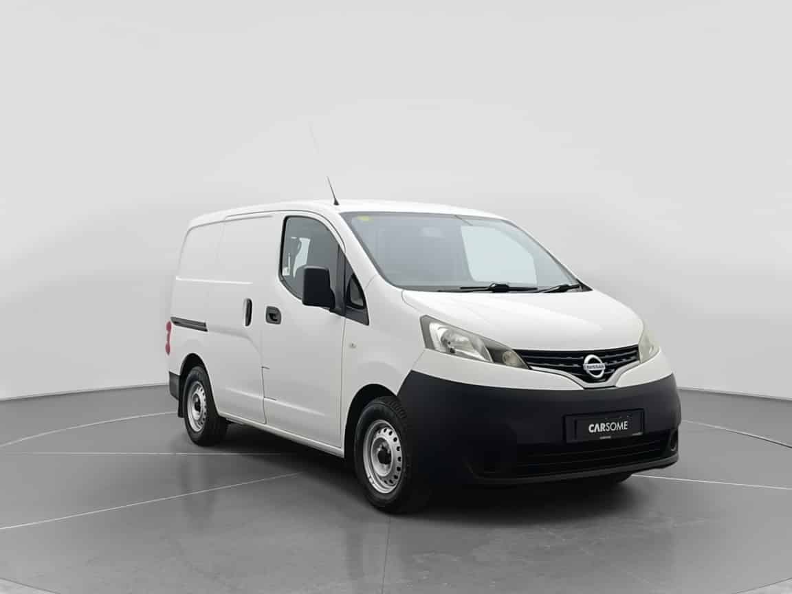 Nissan_NV200_2018_White_B2C_CARSOME