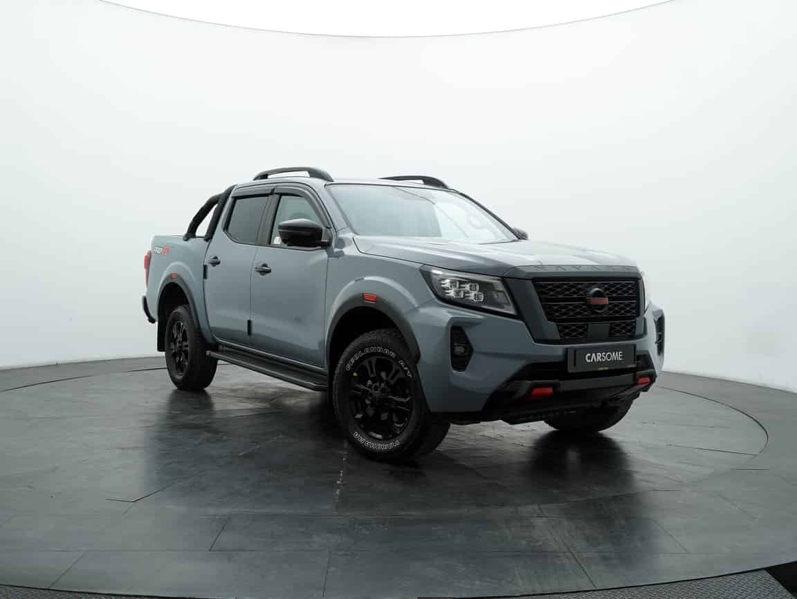 Nissan_Navara_2022_Gray_B2C_CARSOME