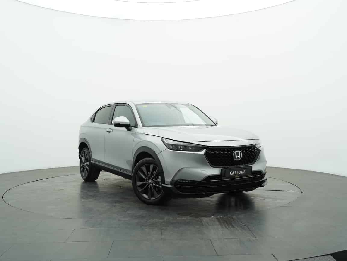 Honda_HR-V_2023_Silver_B2C_CARSOME