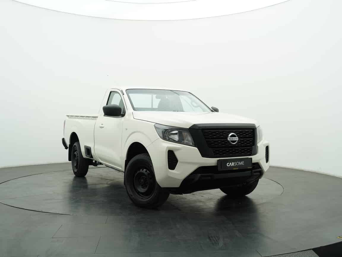 Nissan_Navara_2022_White_B2C_CARSOME