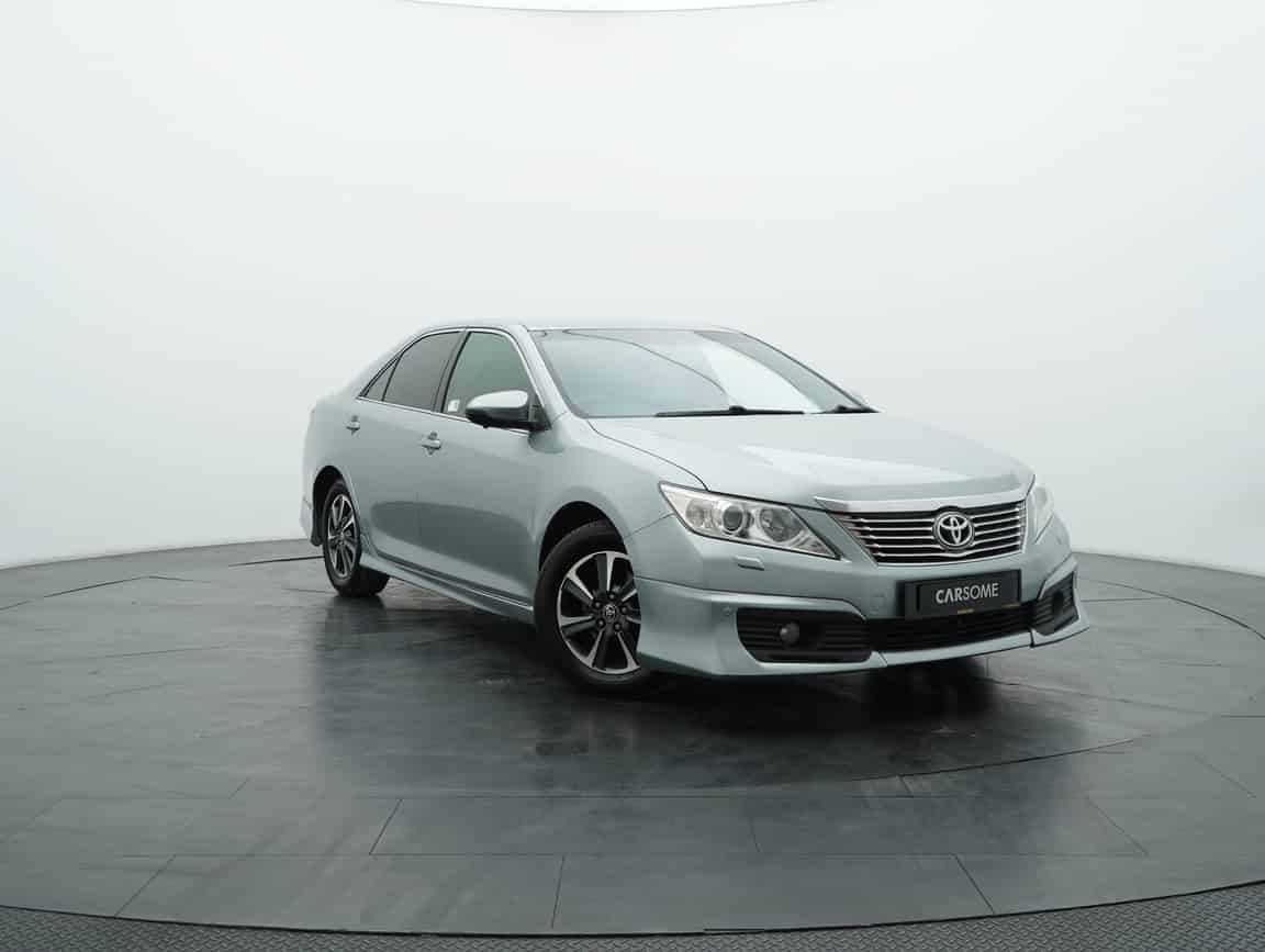 Toyota_Camry_2014_Silver_B2C_CARSOME