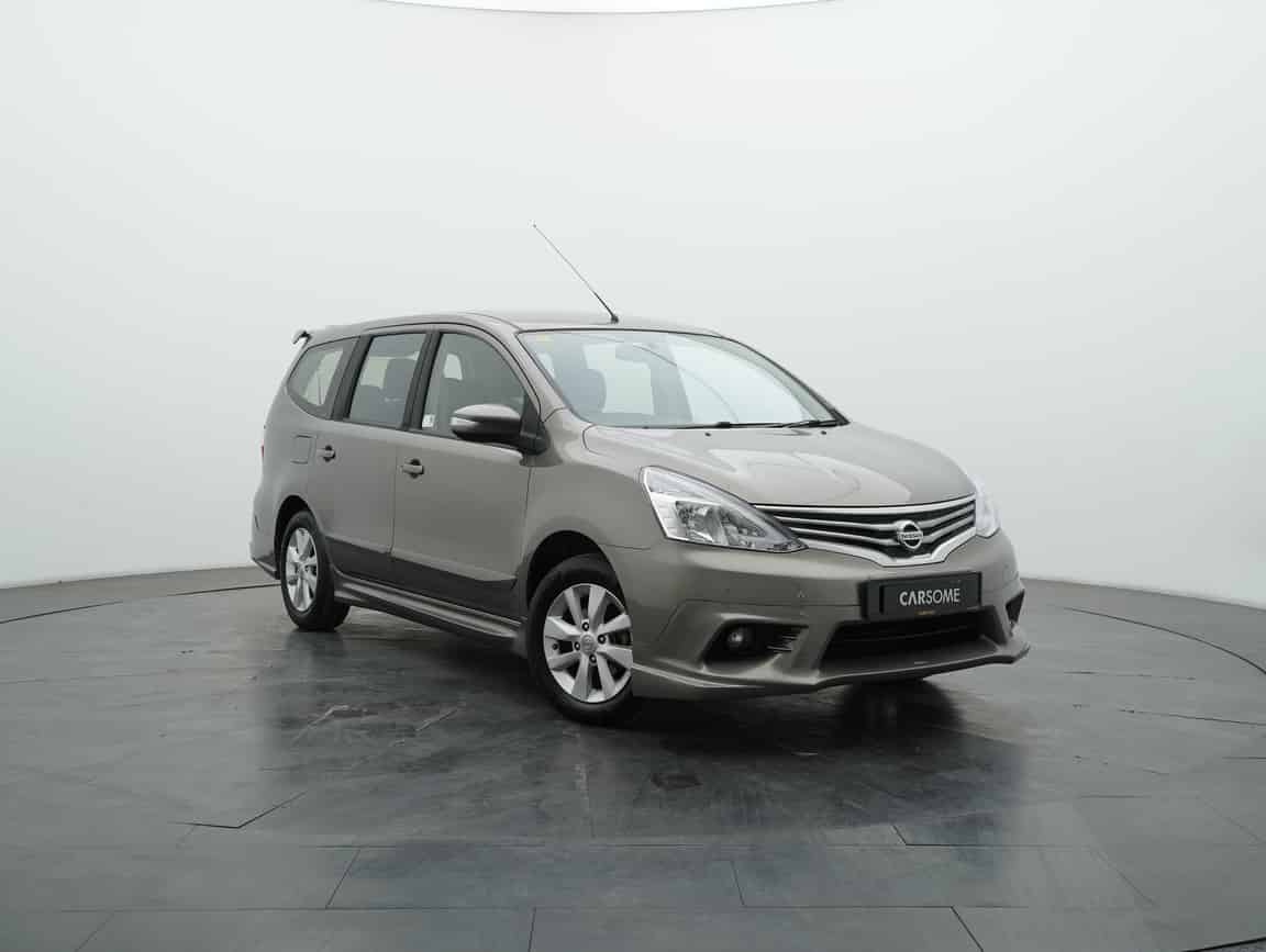 Nissan_Grand Livina_2013_Kelabu_B2C_CARSOME