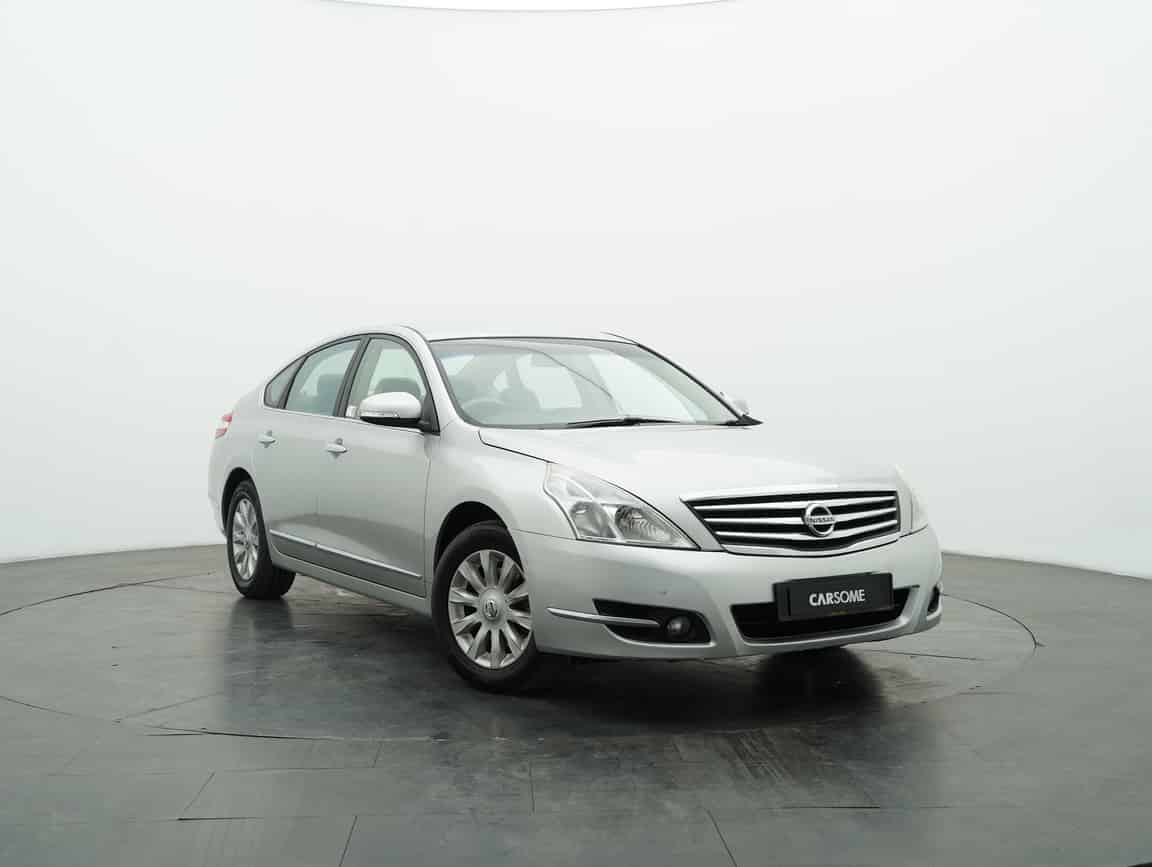 Nissan_Teana_2012_Silver_B2C_CARSOME