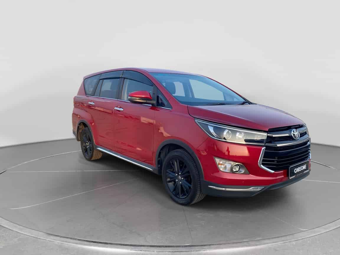 Toyota_Innova_2018_Red_B2C_CARSOME