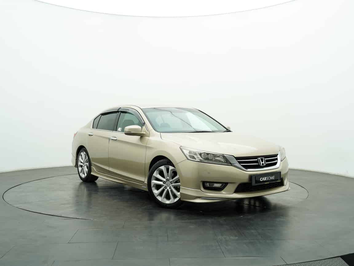 Honda_Accord_2014_Gold_B2C_CARSOME