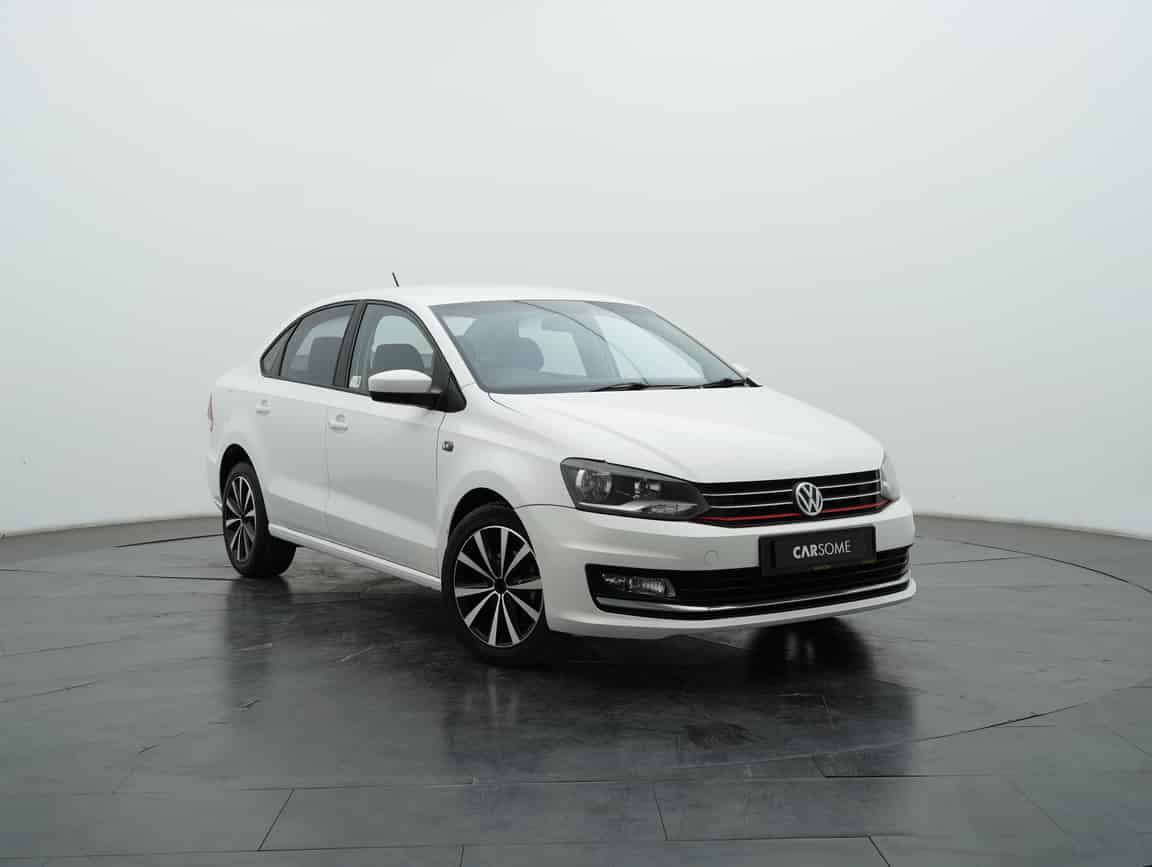 Volkswagen_Vento_2017_White_B2C_CARSOME