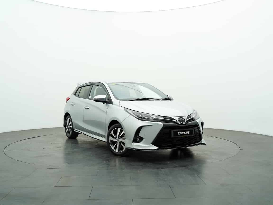 Toyota_Yaris_2022_Silver_B2C_CARSOME