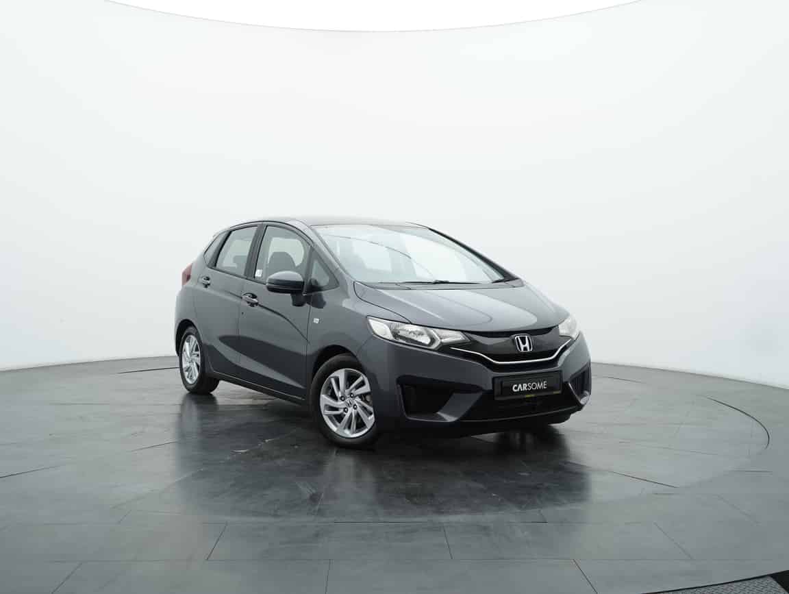 Honda_Jazz_2014_Gray_B2C_CARSOME