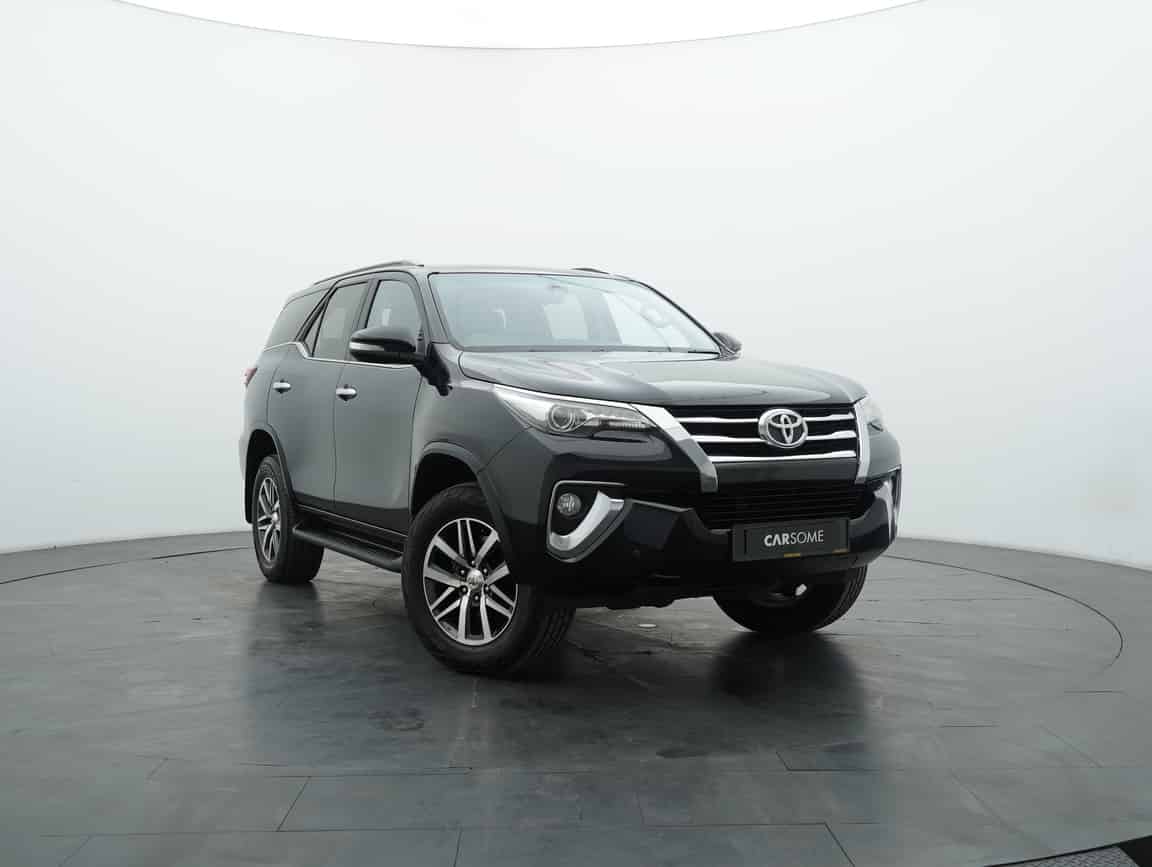 Toyota_Fortuner_2017_Black_B2C_CARSOME