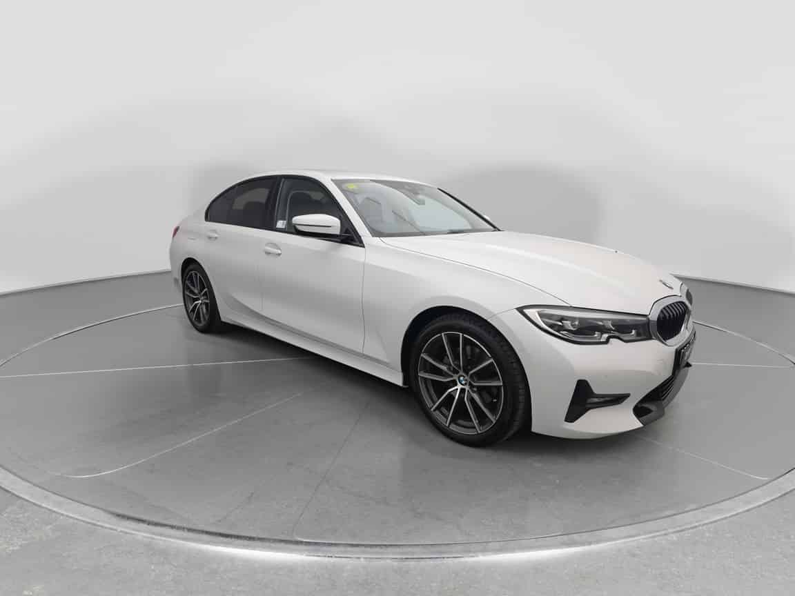 BMW_320i_2020_White_B2C_CARSOME