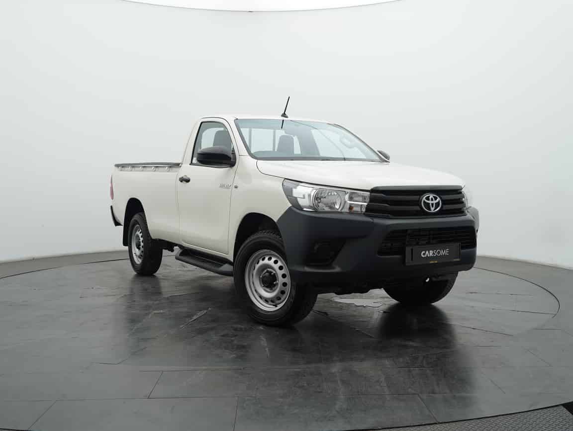 Toyota_Hilux_2022_White_B2C_CARSOME