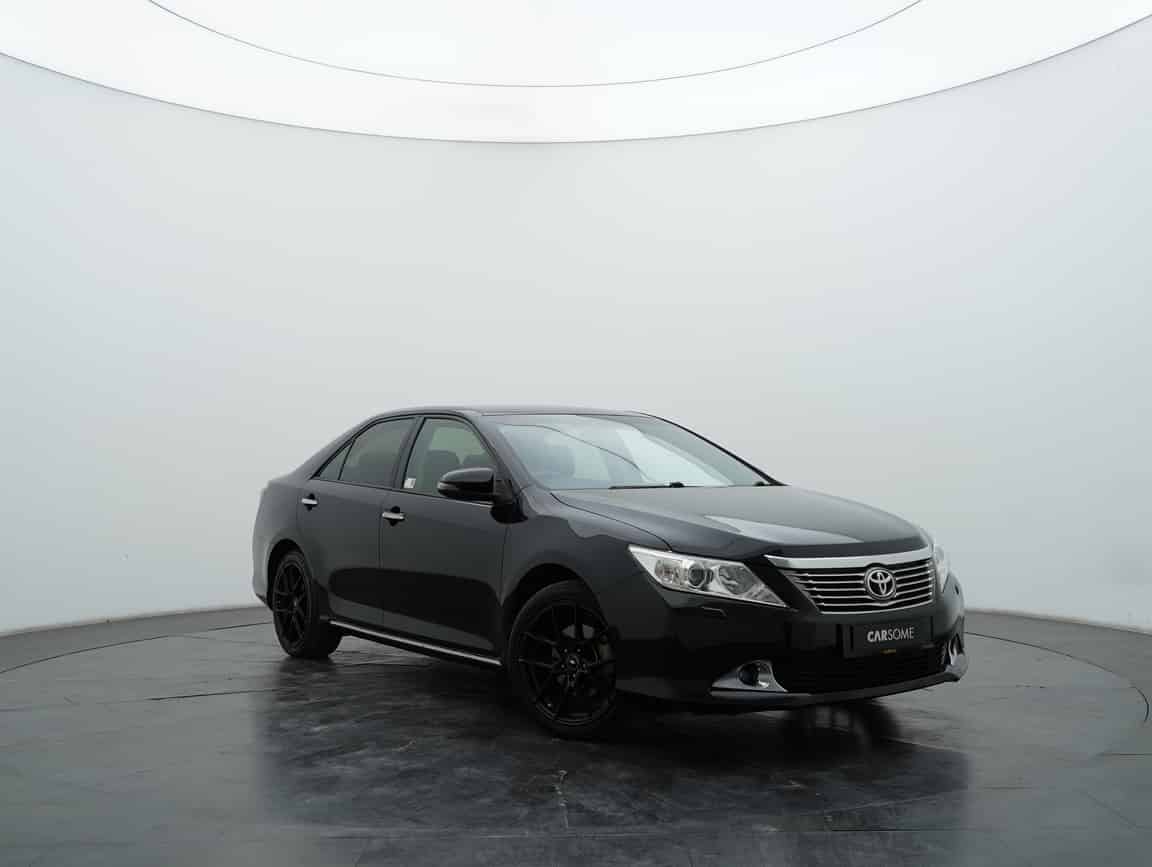 Toyota_Camry_2013_Black_B2C_CARSOME