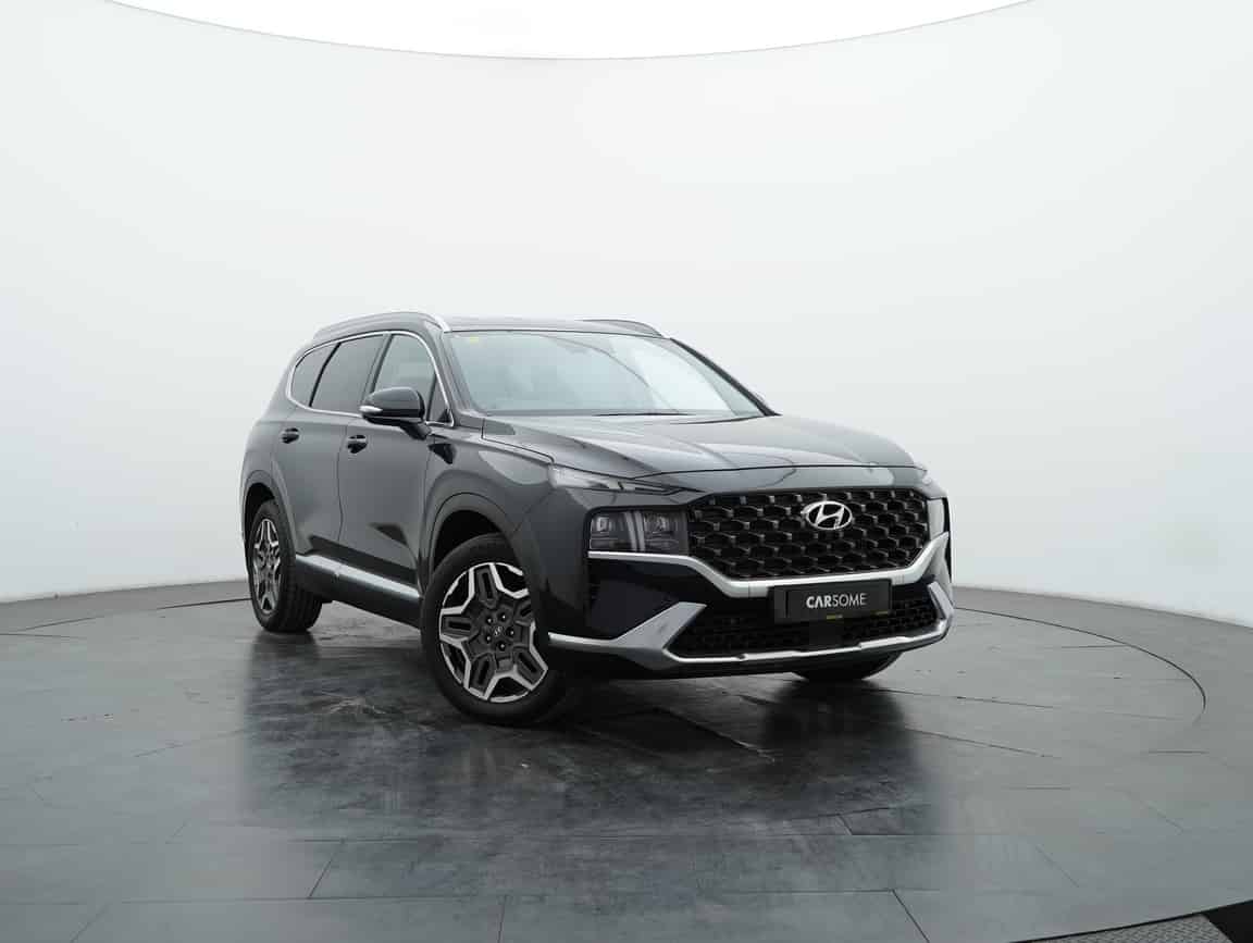 Hyundai_Santa Fe_2024_Hitam_B2C_CARSOME