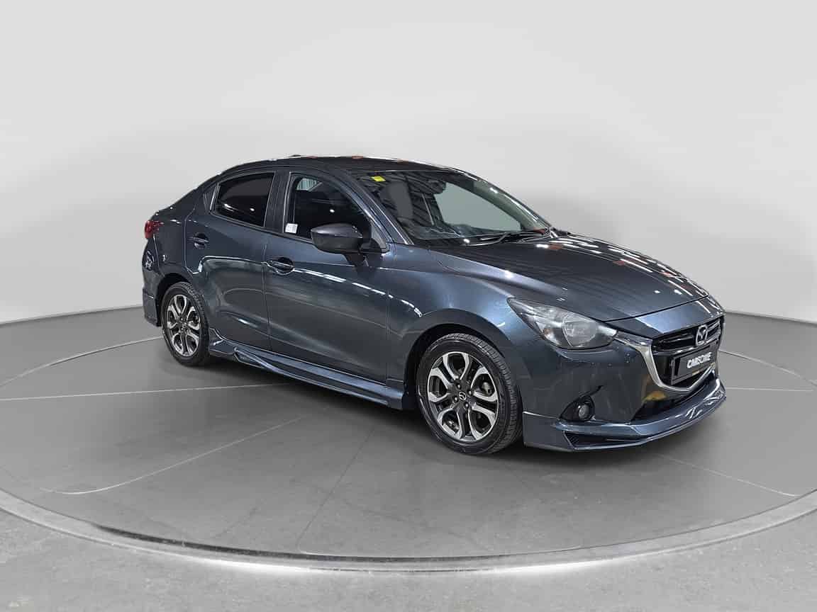 Mazda_2_2015_Kelabu_B2C_CARSOME