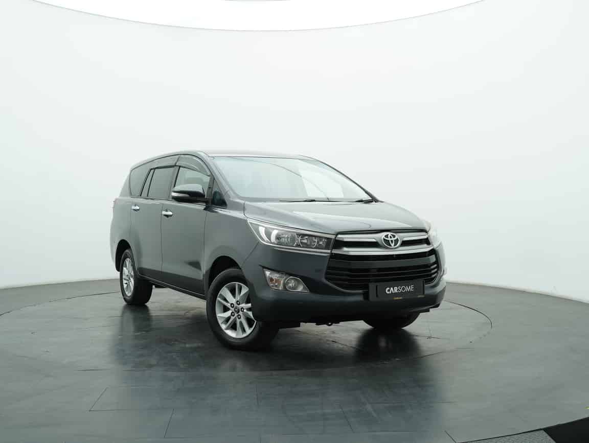 Toyota_Innova_2017_Gray_B2C_CARSOME