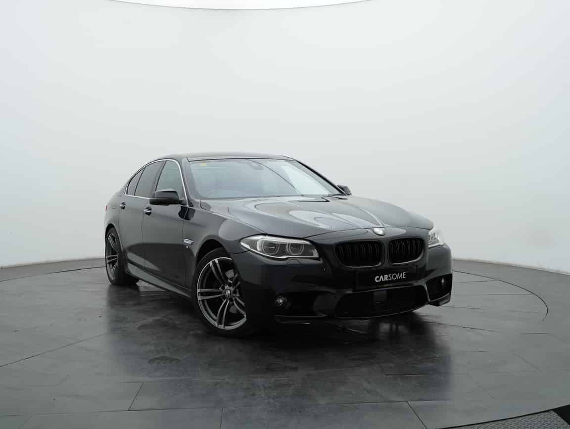 BMW_520i_2012_Black_B2C_CARSOME