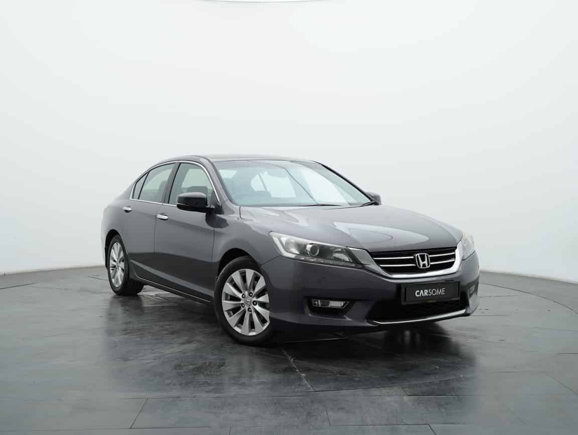 Honda_Accord_2014_Gray_B2C_CARSOME