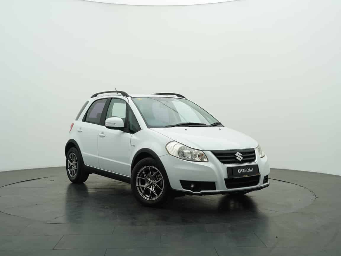 Suzuki_SX4_2012_White_B2C_CARSOME