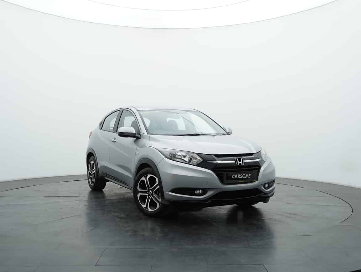 Honda_HR-V_2016_Silver_B2C_CARSOME