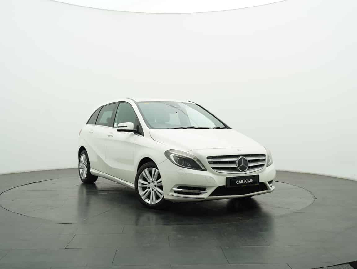 Mercedes-Benz_B200_2012_White_B2C_CARSOME