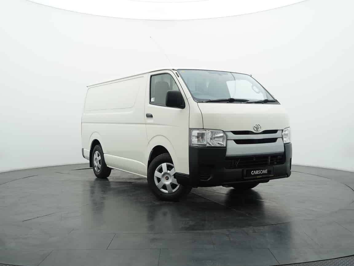 Toyota_Hiace_2020_White_B2C_CARSOME