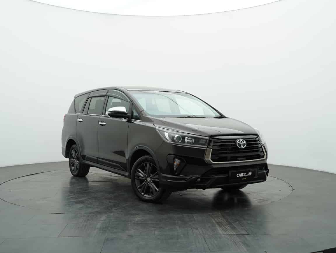 Toyota_Innova_2022_Brown_B2C_CARSOME