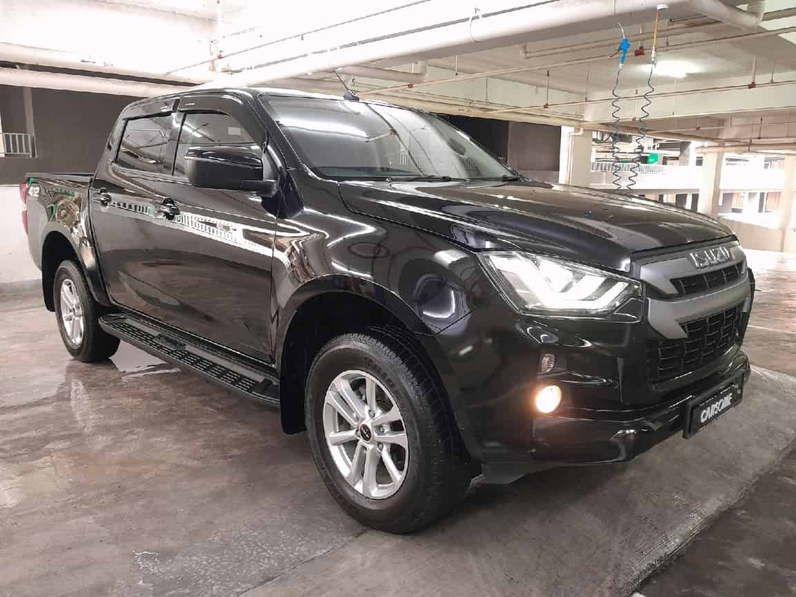 Isuzu_D-Max_2022_Black_B2C_CARSOME