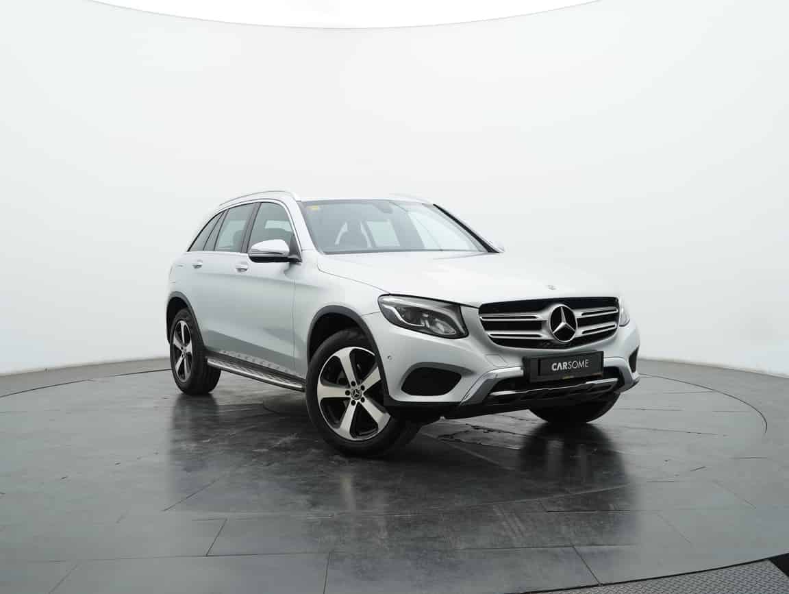 Mercedes-Benz_GLC200_2018_Silver_B2C_CARSOME