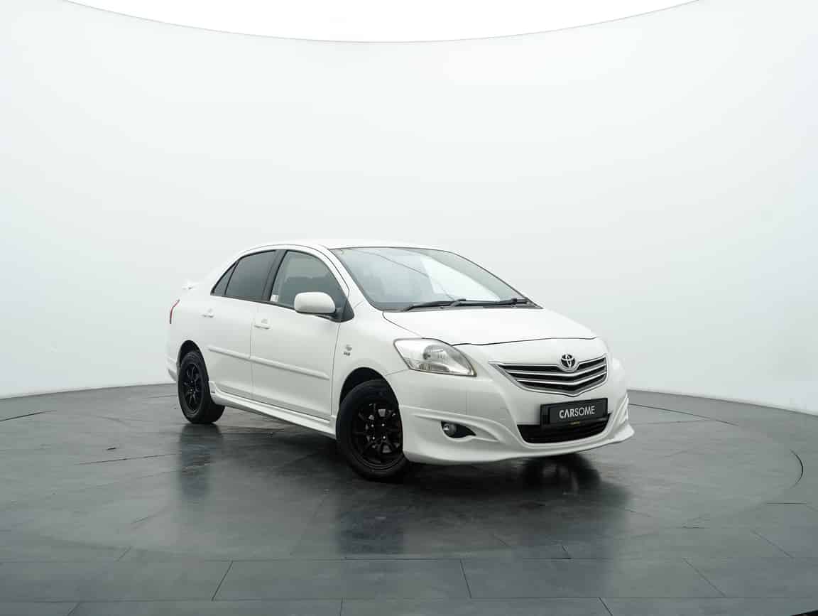 Toyota_Vios_2012_White_B2C_CARSOME