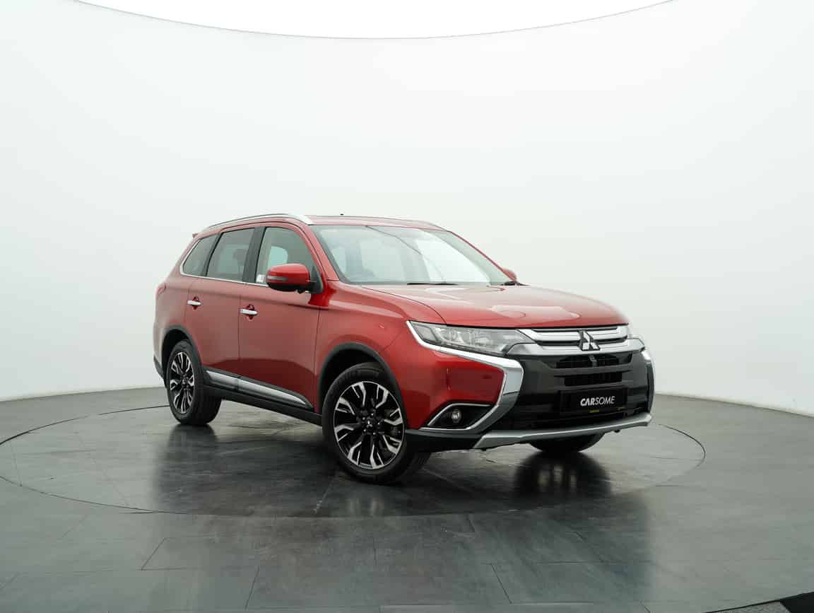 Mitsubishi_Outlander_2018_Merah_B2C_CARSOME