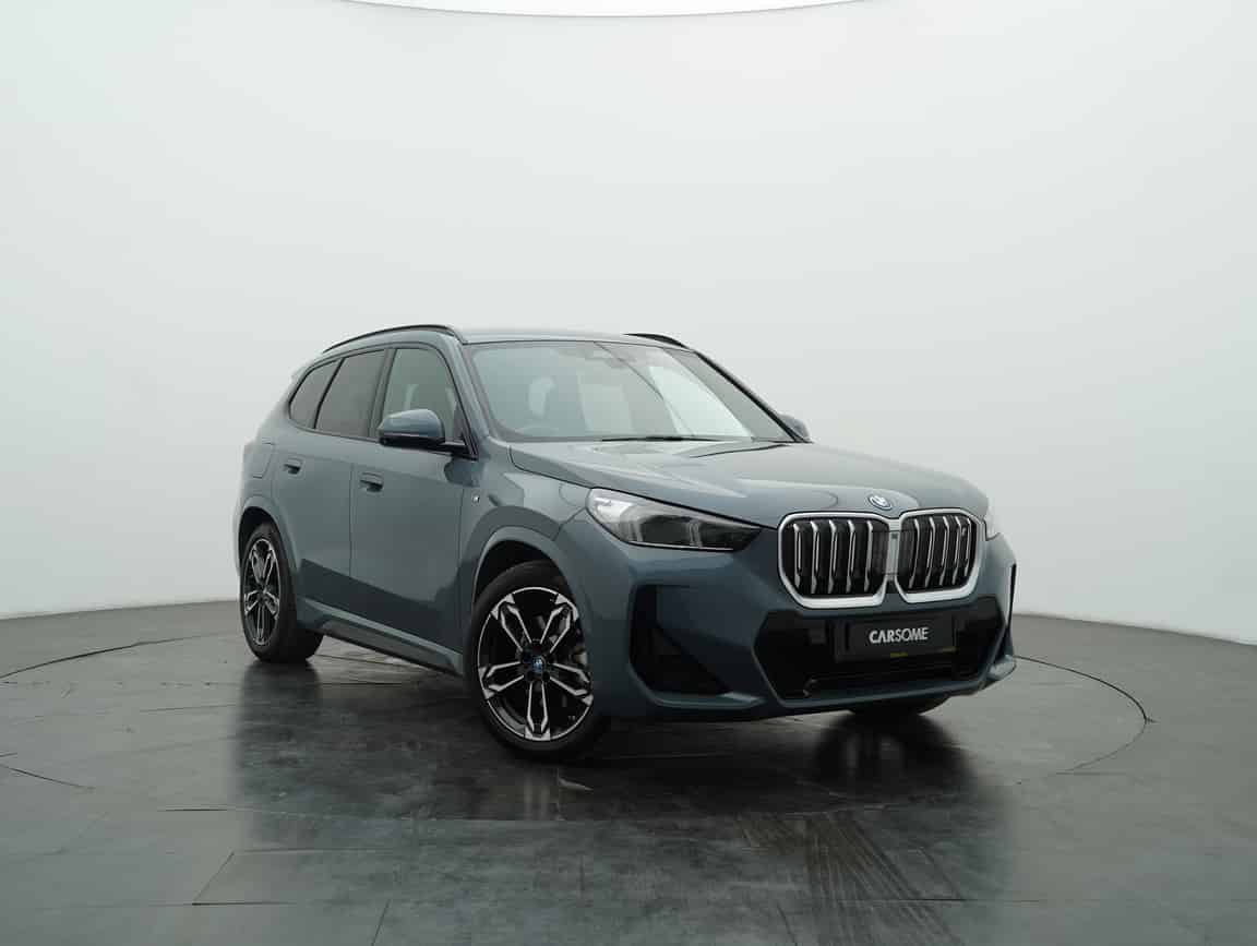 BMW_iX1_2023_Gray_B2C_CARSOME