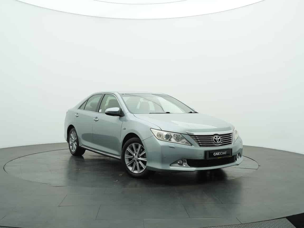 Toyota_Camry_2012_Gray_B2C_CARSOME