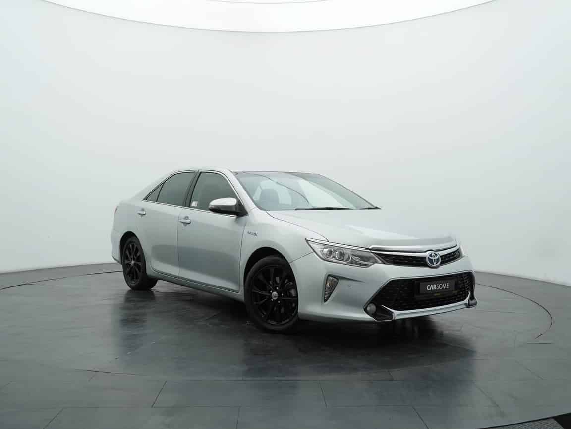 Toyota_Camry_2015_Silver_B2C_CARSOME