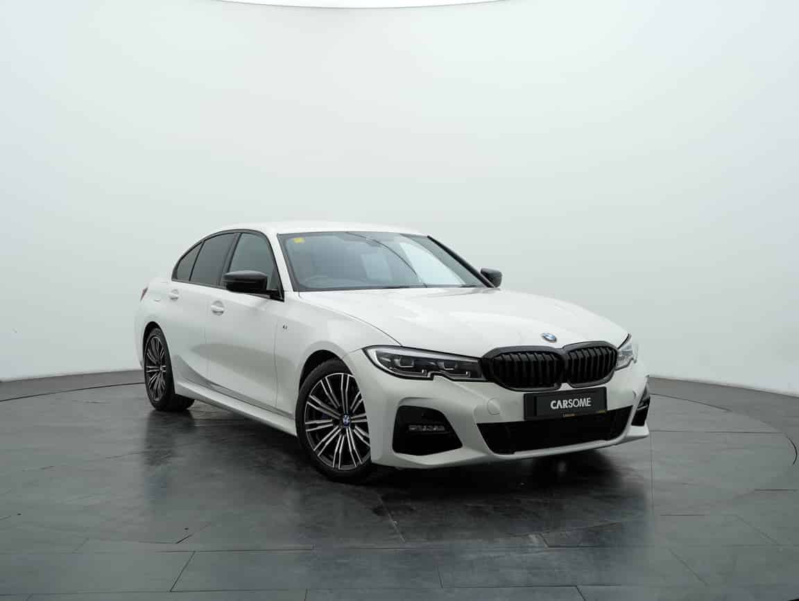 BMW_330i_2021_White_B2C_CARSOME