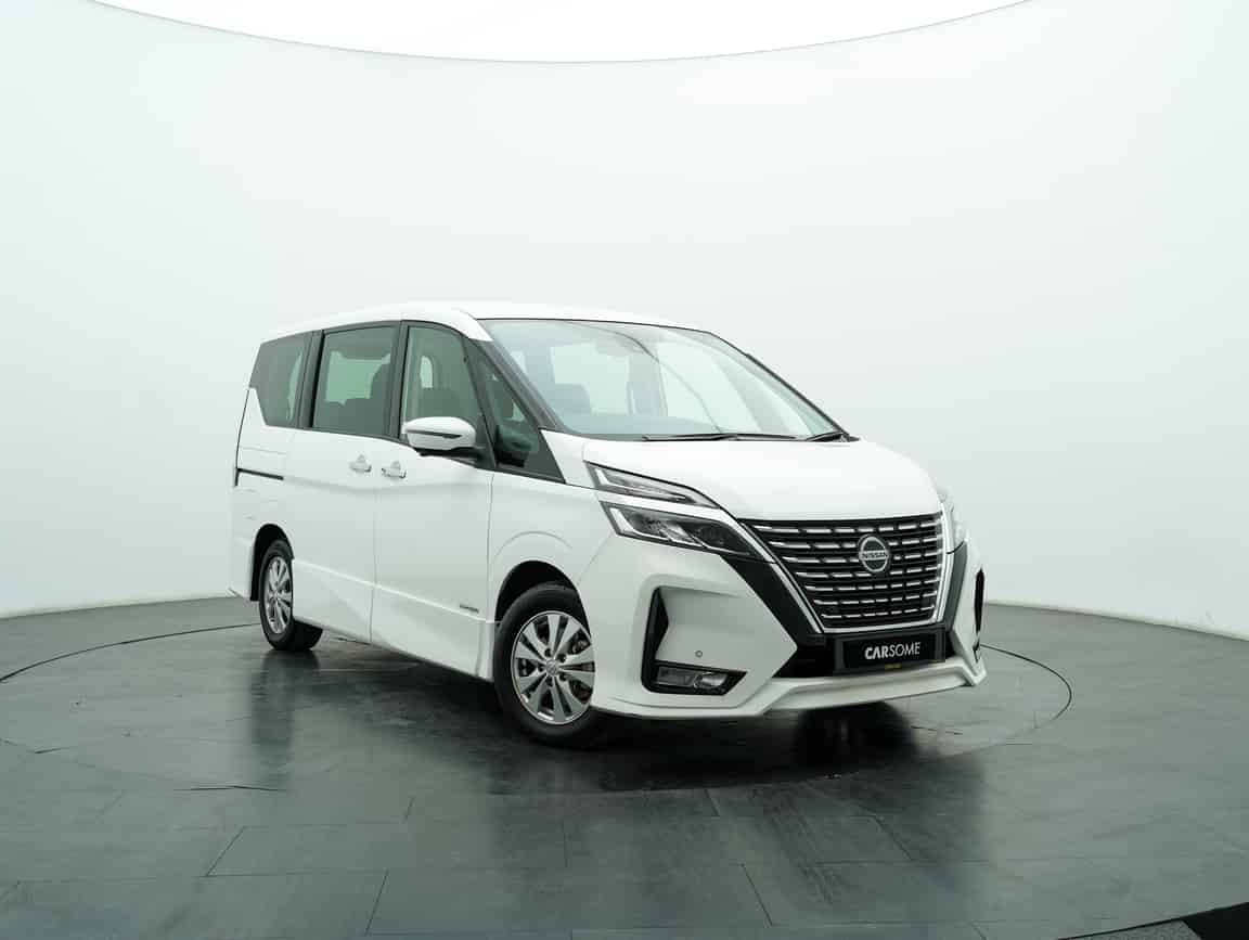 Nissan_Serena_2022_White_B2C_CARSOME