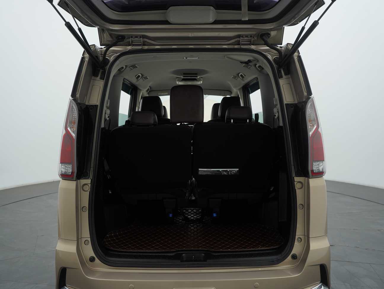 terpakai 2019 Nissan Serena S-Hybrid High-Way Star J Impul 2.0