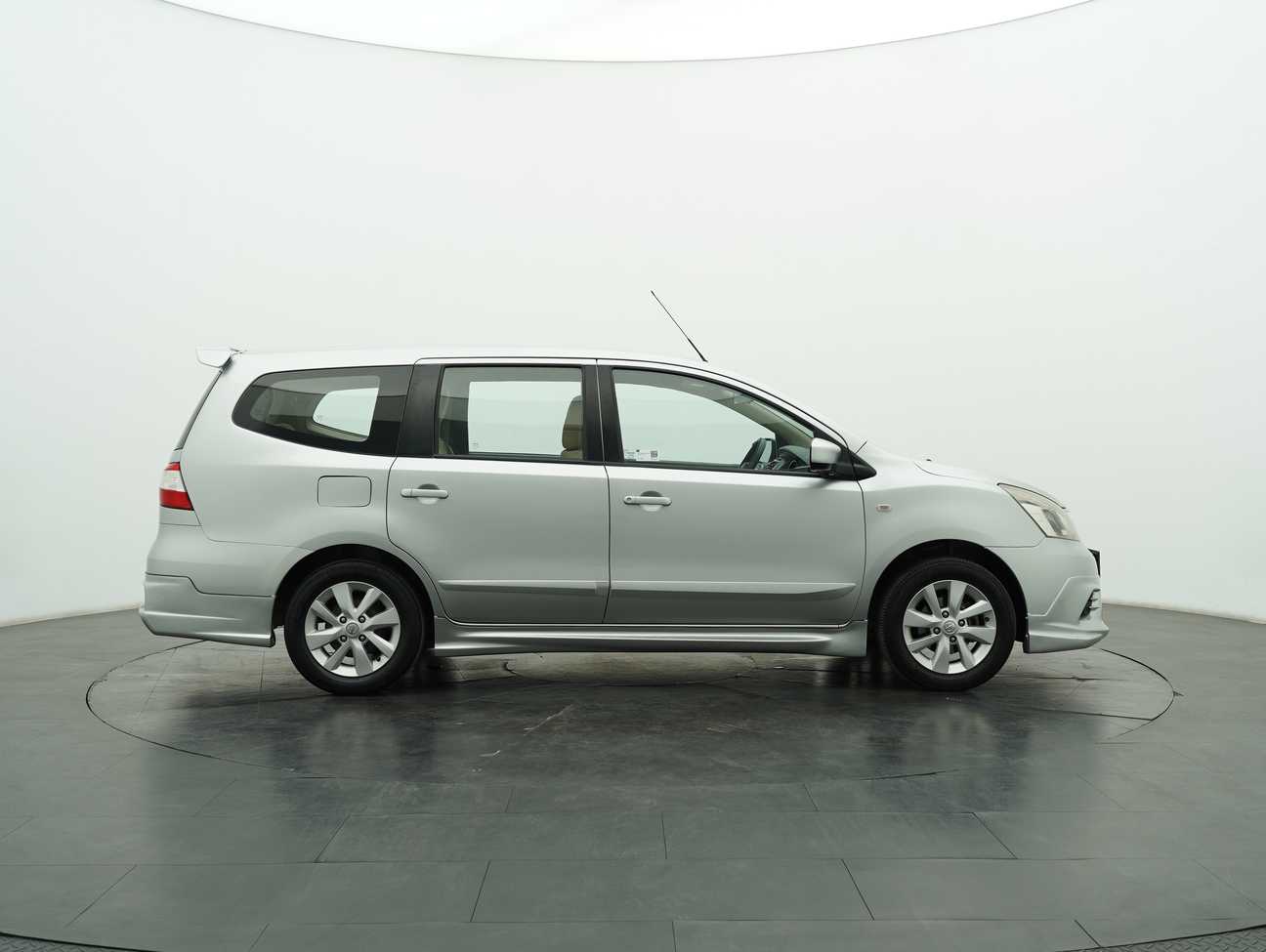 used 2015 Nissan Grand Livina Comfort 1.6