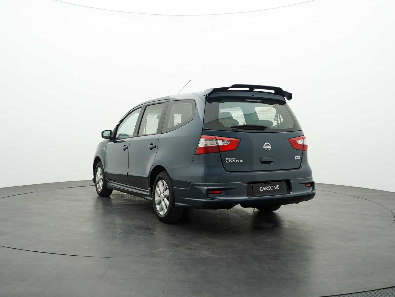 used 2016 Nissan GRAND LIVINA  1.6