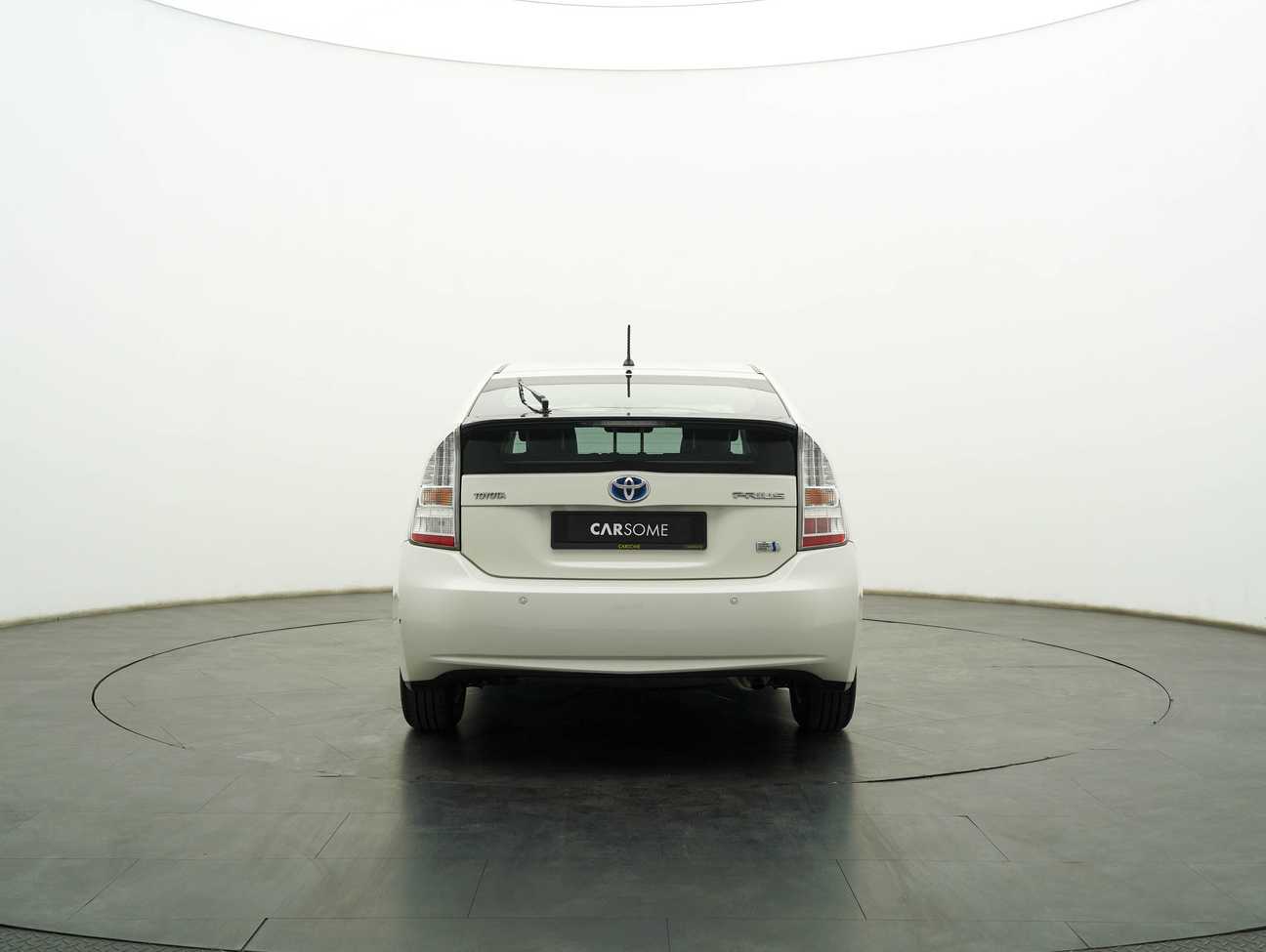 terpakai 2011 Toyota Prius  1.8