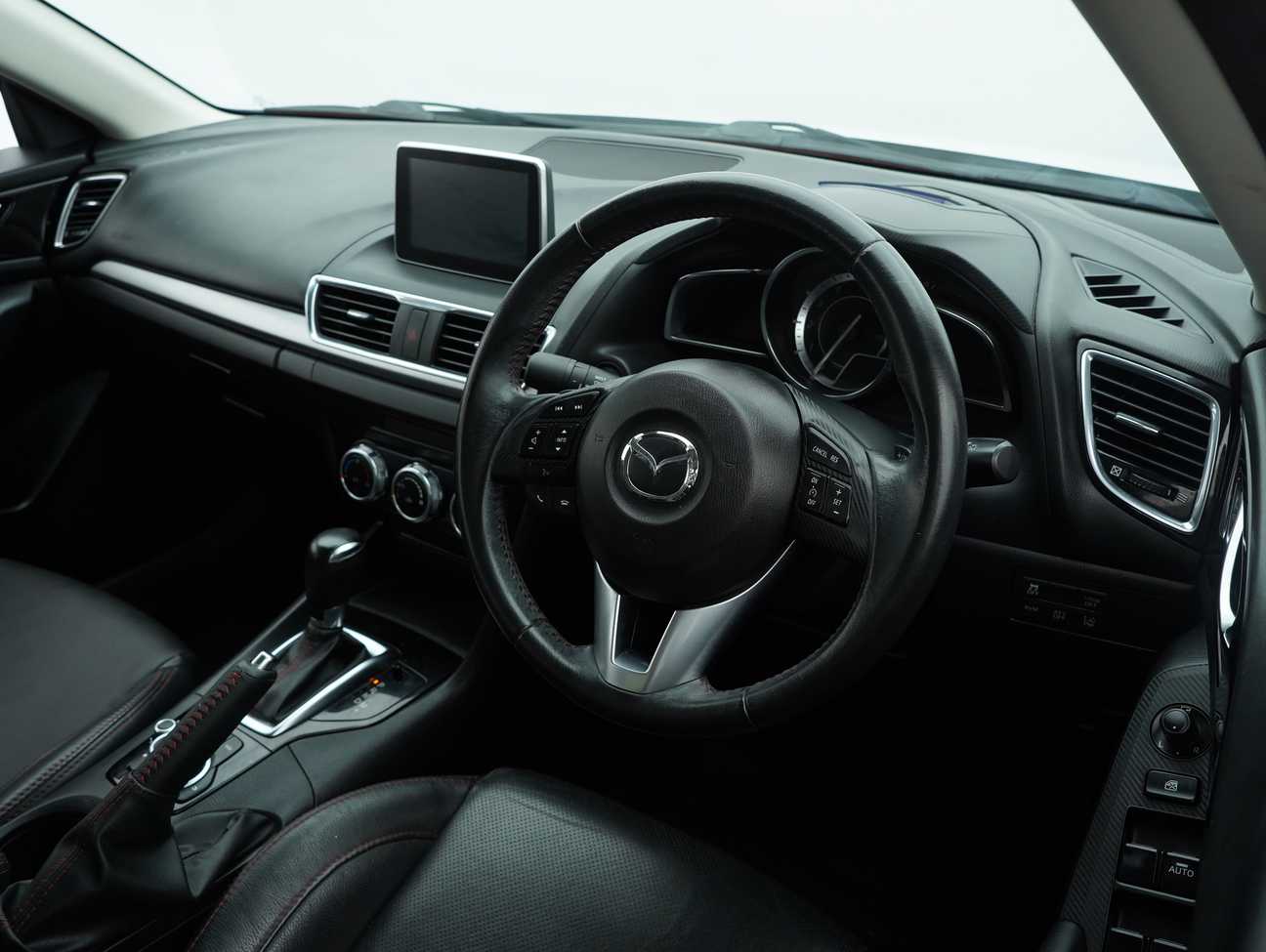 terpakai 2015 Mazda 3 SKYACTIV-G High 2.0