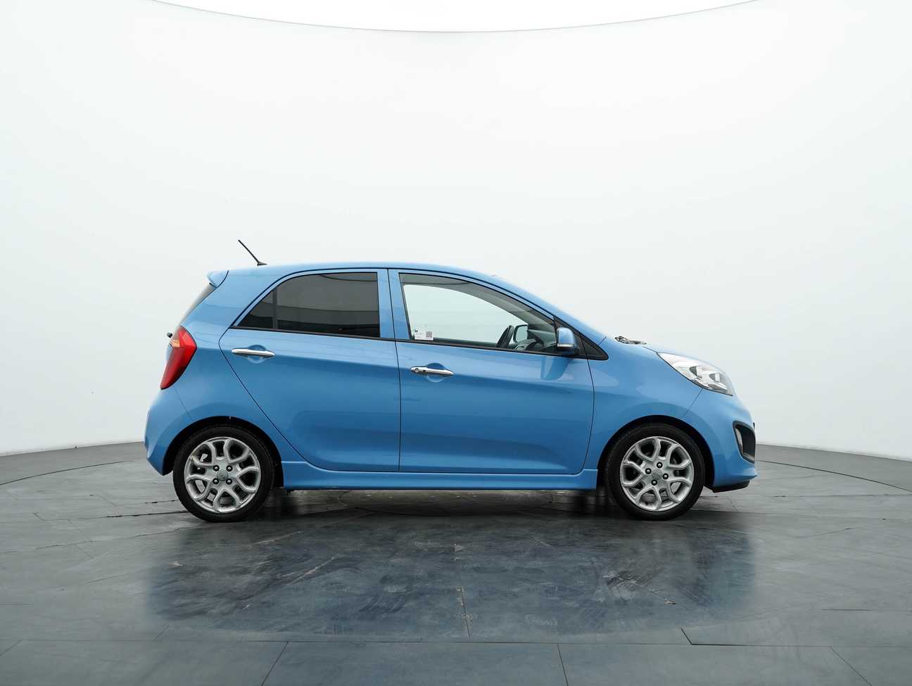 terpakai 2014 Kia Picanto  1.2
