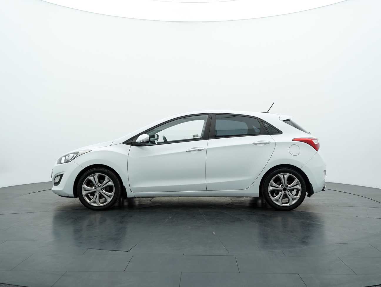 terpakai 2014 Hyundai i30 Executive 1.8