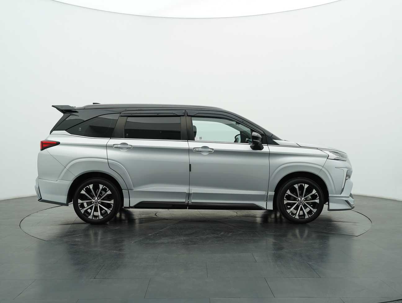 terpakai 2023 Toyota Veloz  1.5