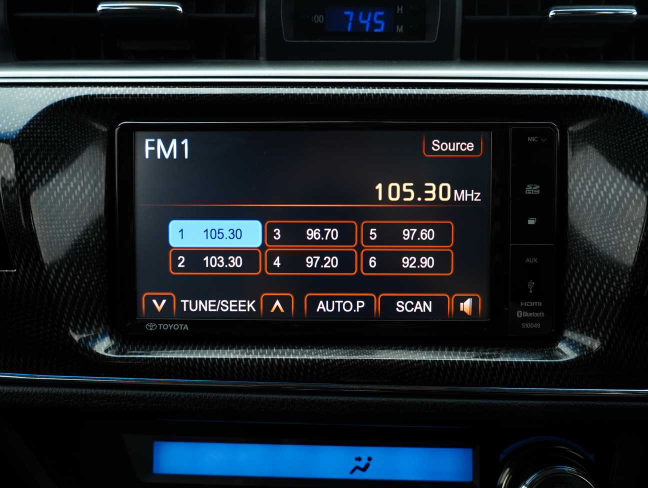 used 2014 Toyota Corolla Altis V 2.0